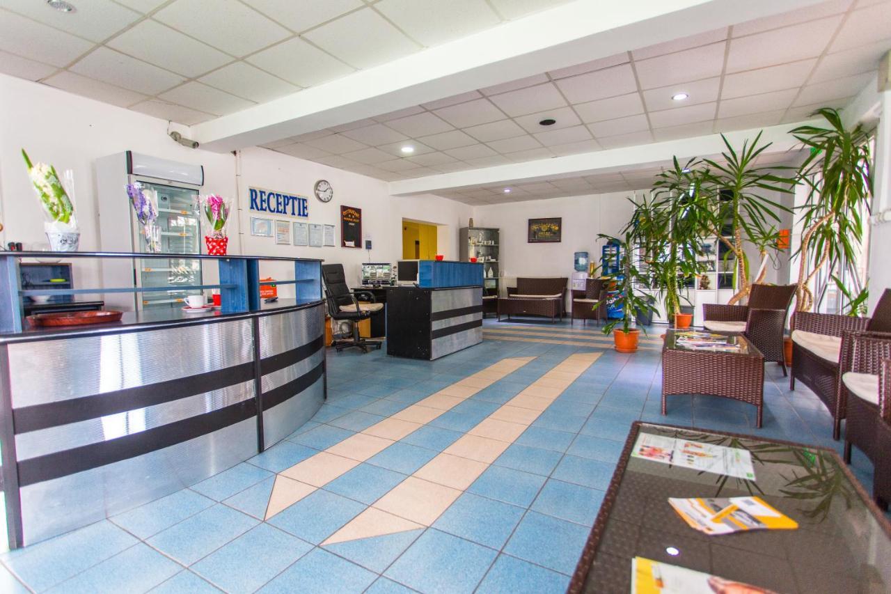 Hostel Horia Plopeni Exteriér fotografie