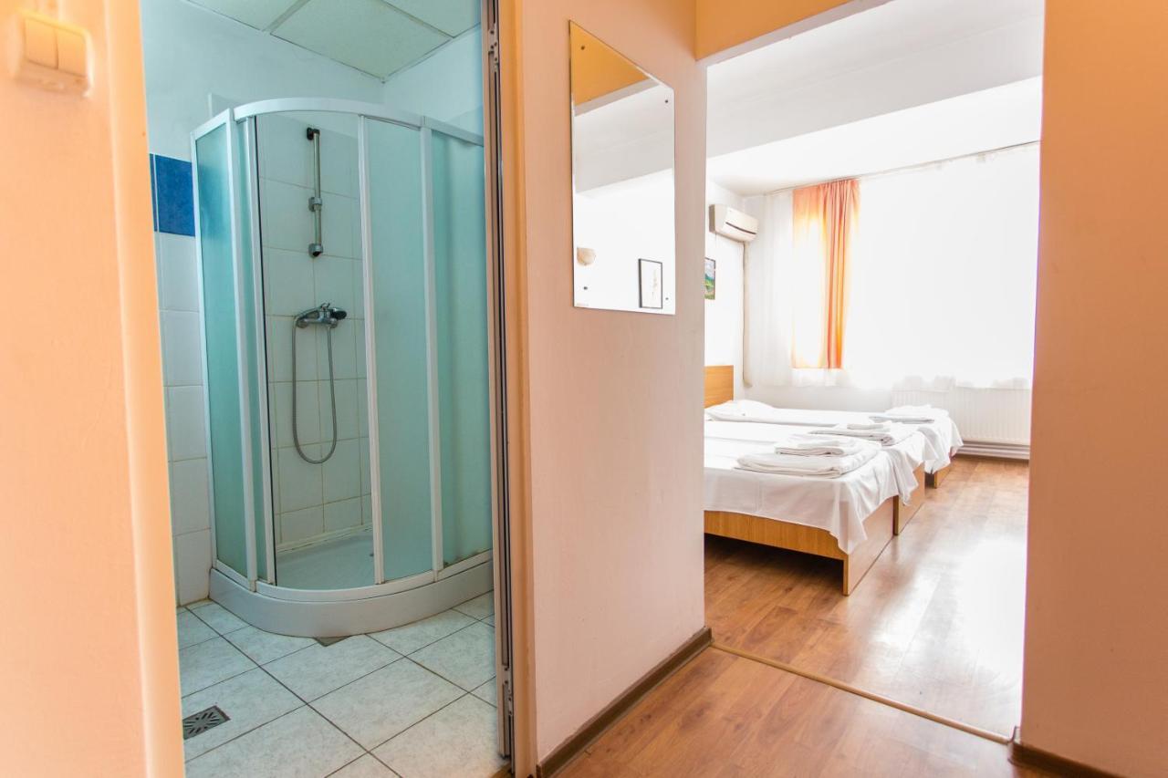 Hostel Horia Plopeni Exteriér fotografie