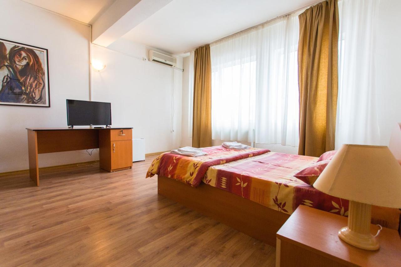 Hostel Horia Plopeni Exteriér fotografie