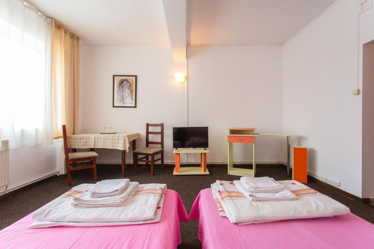 Hostel Horia Plopeni Exteriér fotografie