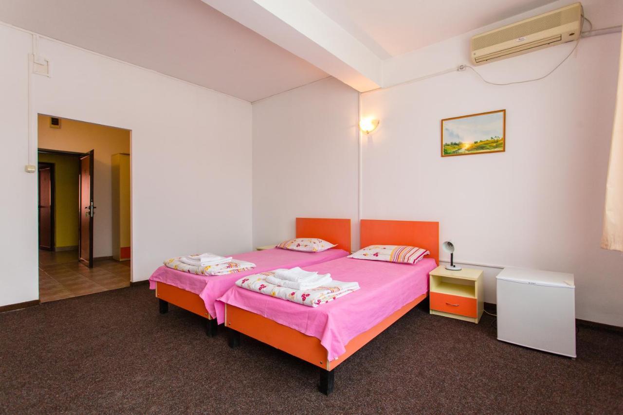 Hostel Horia Plopeni Exteriér fotografie